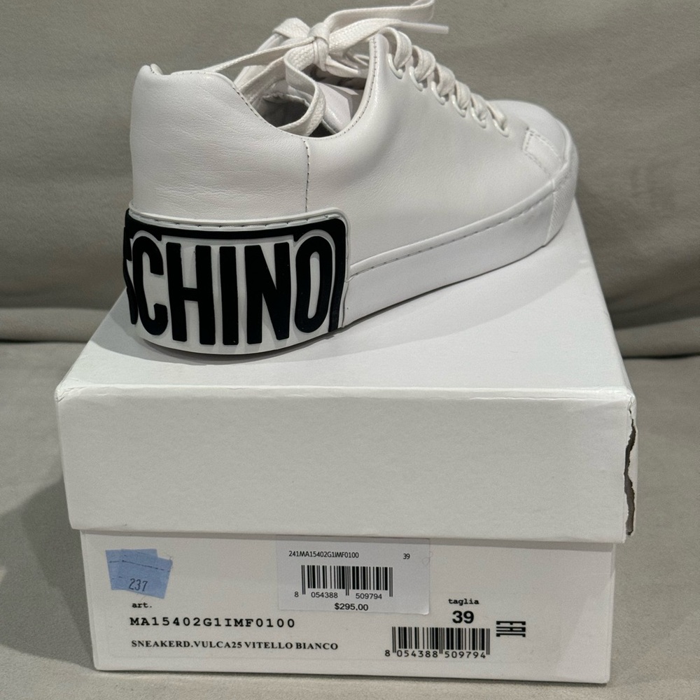 Moschino White Leather Sneakers with Bold Logo size 39 New in Box